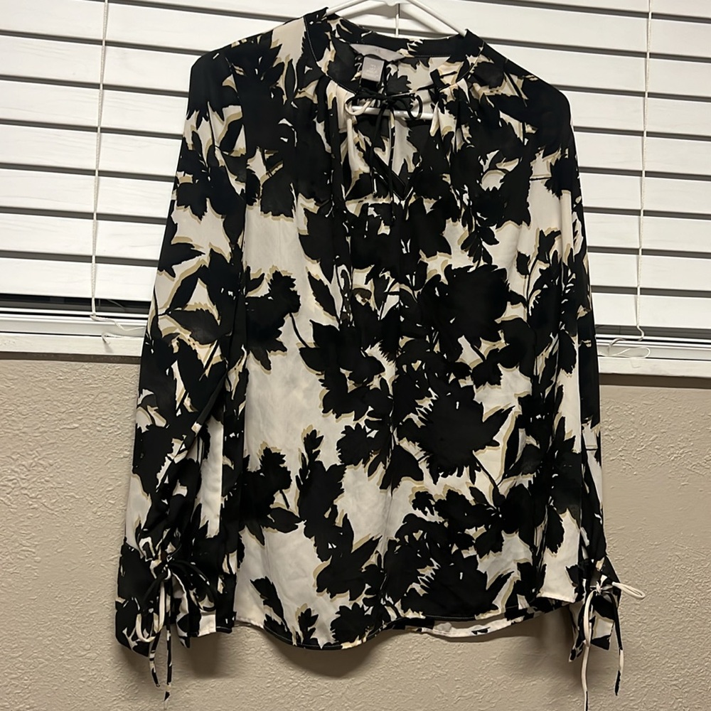 H&M Graphic Tie Front Blouse in Black and Cream